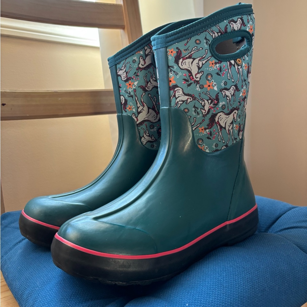 Bogs Girls Insulated Winter Waterproof Boots Green with Unicorns